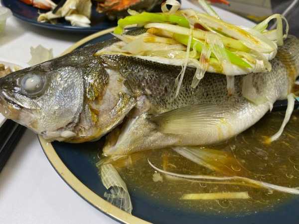 鲈鱼炖排骨是哪里的菜 鲈鱼炖排骨是哪里的菜啊