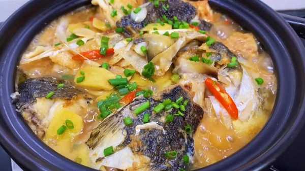 鱼头炖豆腐用什么鱼 鱼头炖豆腐什么鱼头好吃